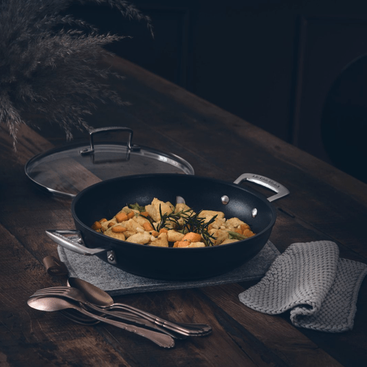 Caçarola Baixa 24cm Non Stick - Le Creuset