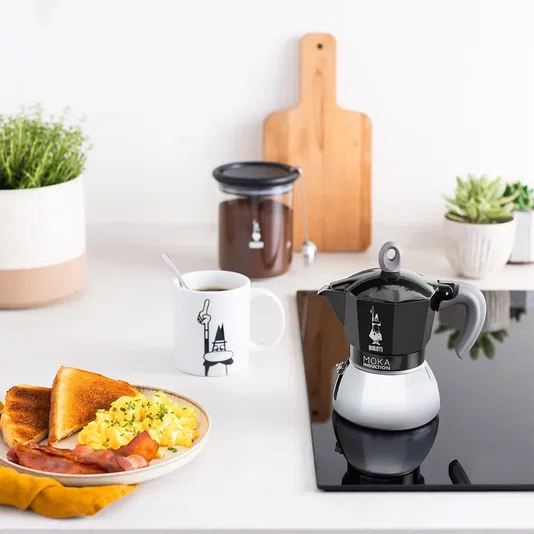 Cafeteira Italiana Moka Indução 4xíc Preta - Bialetti