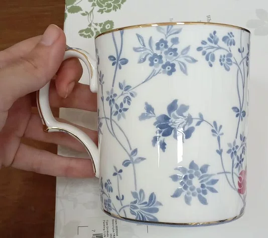 Caneca Regency Damask Flor Blue 350ml - Tea Delight