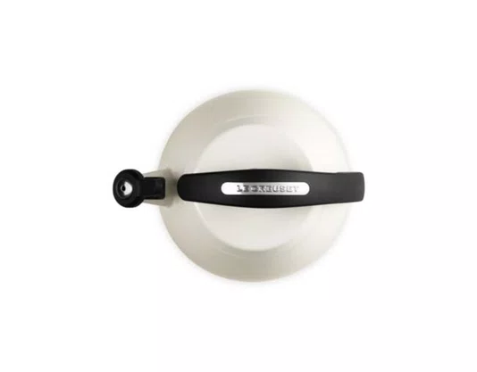 Chaleira Cloche 2,1l Creme Meringue - Le Creuset