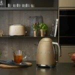 Chaleira Elétrica 1.7l Champagne Fosco 220v - Smeg