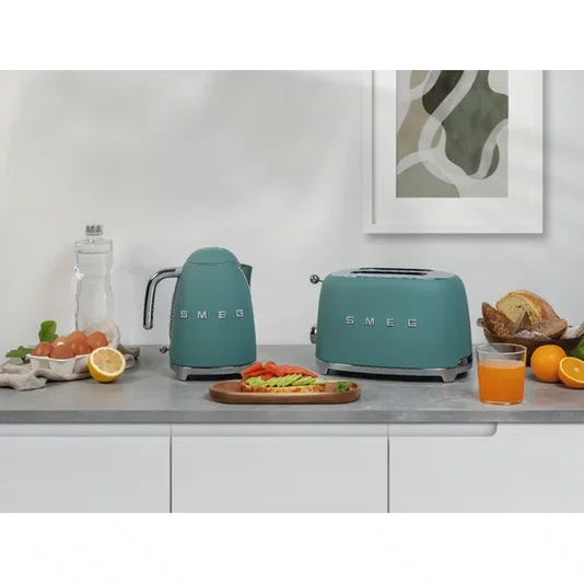 Chaleira Elétrica Anni 50 1,7l Verde Esmeralda 220V - Smeg