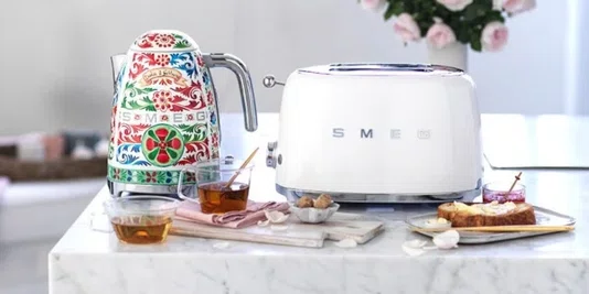 Chaleira Eletrica Smeg Anni 5 Dolce Gabbana 1.7l-220v - Smeg