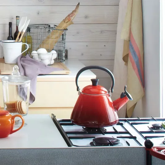 Chaleira Kone 1,6l Cerise - Le Creuset