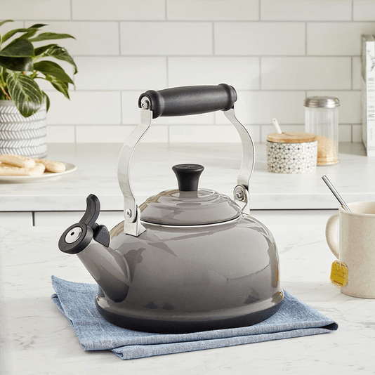 Chaleira Clássica Tradicional Flint - Le Creuset