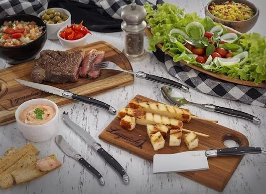 Conjunto de 4 Facas Luxo para Manteiga com Bandeja de Madeira Preto - Laguiole