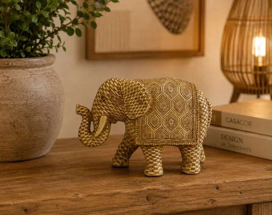 Escultura Elefante Palha Medio em Resina 24 X 8,8 X 15CM