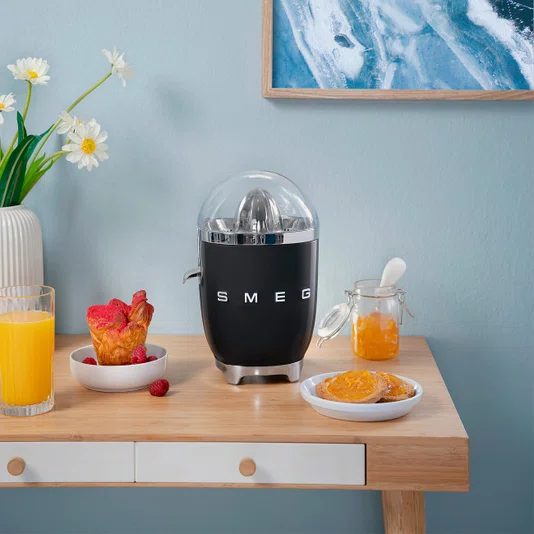 Espremedor de Cítricos 220v Anni 50 Preto - Smeg