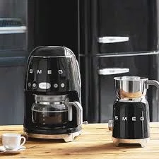 Espumador de Leite 220v Preto 600ml - Smeg