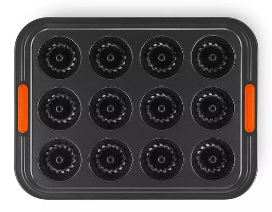 Forma 12 Mini Bundts - Le Creuset