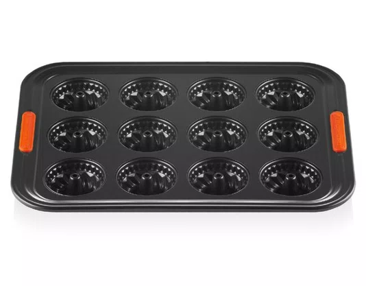 Forma 12 Mini Bundts - Le Creuset