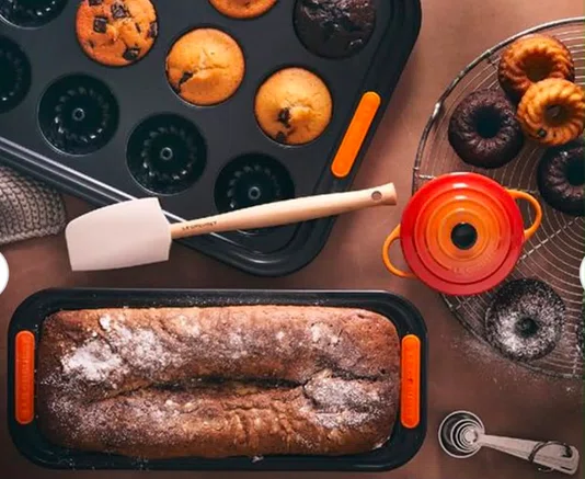 Forma 12 Mini Bundts Cupcake - Le Creuset