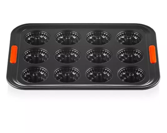 Forma 12 Mini Bundts Cupcake - Le Creuset