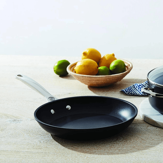 Frigideira Rasa 20cm Nonstick Pro Le Creuset