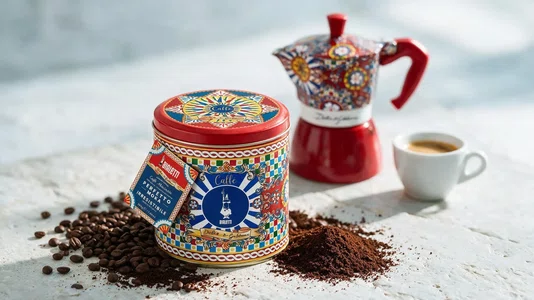 Lata Cafe Perfeito Moka 200 Gramas Dolce & Gabbana Carreto - Bialetti