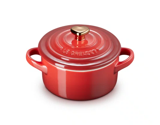 Mini Cocotte 10cm com Pegador Coração Dourado Vermelho Cerise - Le Creuset