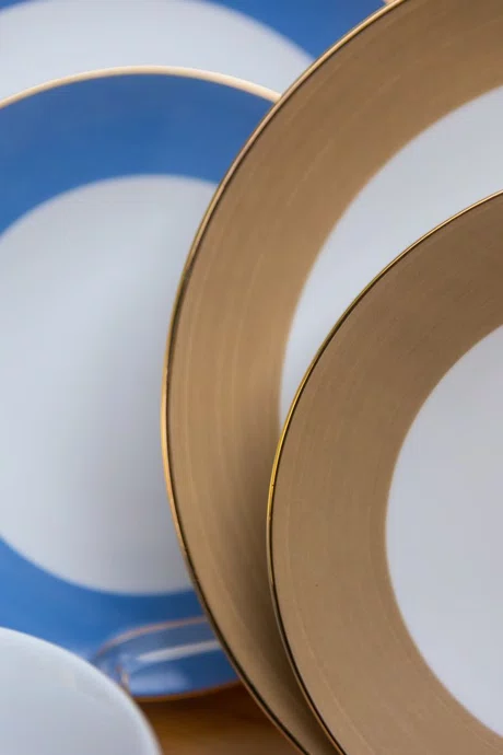 Prato Raso Branco com Borda Pintada e Filete de Ouro 6 Peças - Mameg