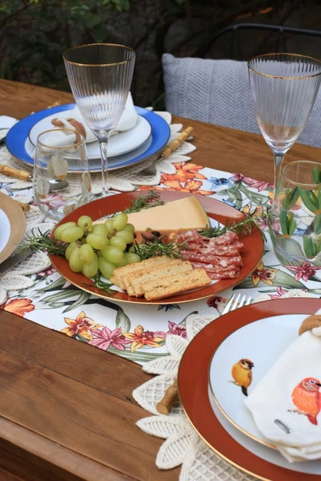 Prato Raso Branco com Borda Pintada e Filete de Ouro 6 Peças - Mameg