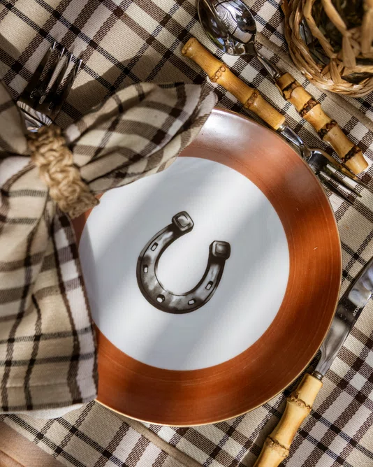 Prato Sobremesa Porcelana de Ferradura Filete de Ouro 6 Peças - Mameg