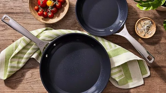 Set 2 Frigideiras Rasas 20cm + 26cm Revestimento Cerâmico - Le Creuset