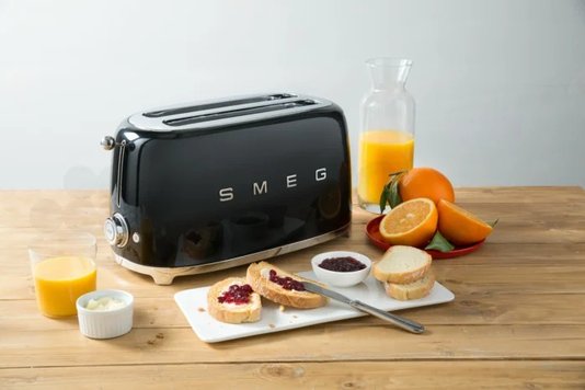 Torradeira 4 Fatias Preta 220v - Smeg