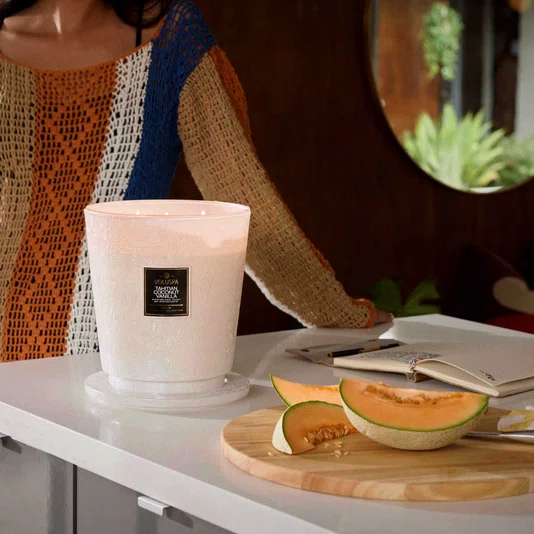 Vela Pote de Vidro 5 Pavios Tahitian Coconut Vanilla 250 Horas - Voluspa