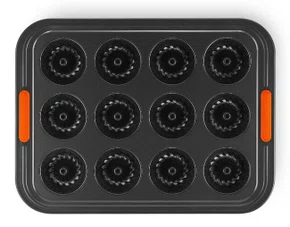 Forma 12 Mini Bundts - Le Creuset