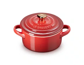 Mini Cocotte 10cm com Pegador Coração Dourado Vermelho Cerise - Le Creuset