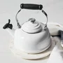 Chaleira com Apito 1,6l Pegador em aço Branca - Le Creuset