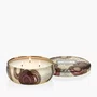 Vela Lata 3 Pavios 60h Relevo Gilt Pomander e Hinoki - Voluspa